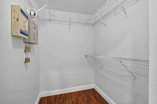 924 SPOONBILL Circle, Weston, FL 33326