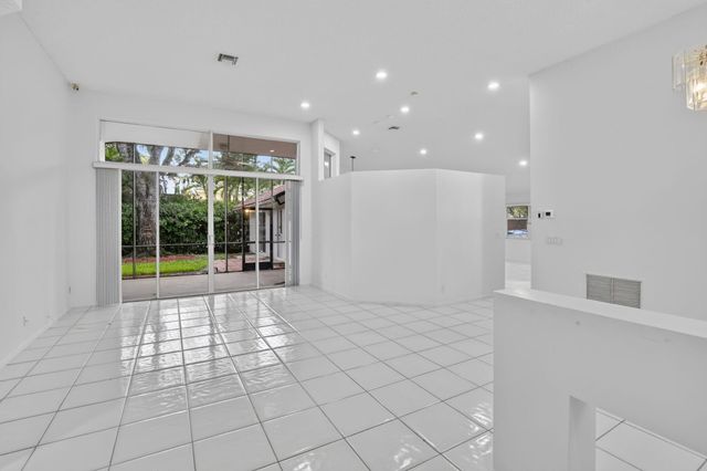 924 SPOONBILL Circle, Weston, FL 33326