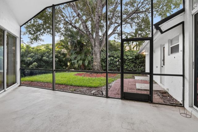 924 SPOONBILL Circle, Weston, FL 33326