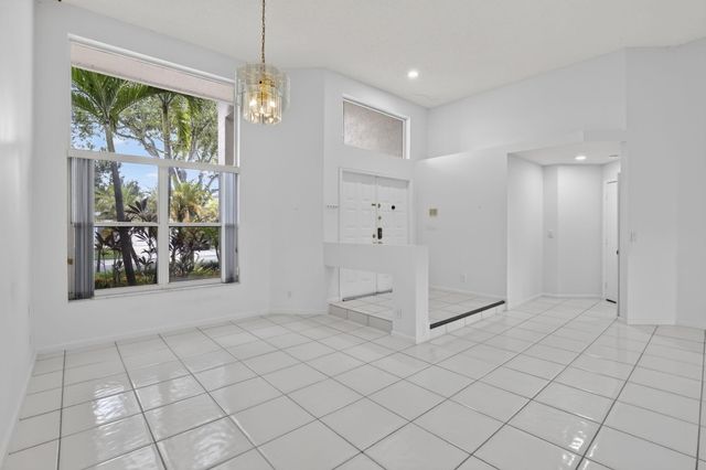 924 SPOONBILL Circle, Weston, FL 33326