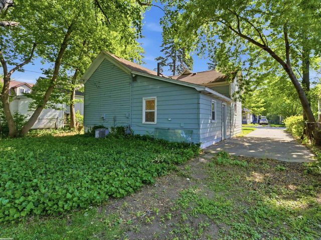 2519 Walnut Street, Port Huron, MI 48060