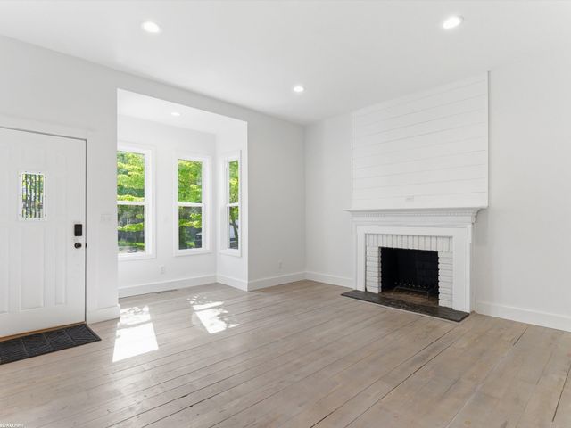 2519 Walnut Street, Port Huron, MI 48060