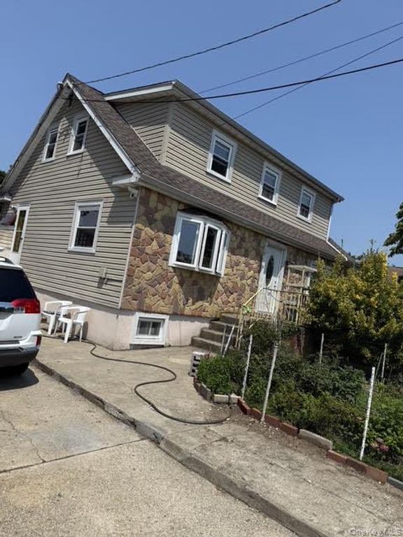 1624 E 3rd Avenue, Bay Shore, NY 11706 — photo 3