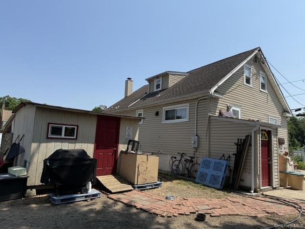 1624 E 3rd Avenue, Bay Shore, NY 11706 — photo 4