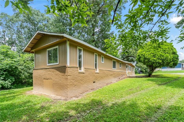 310 Lacy Street, Siloam Springs, AR 72761