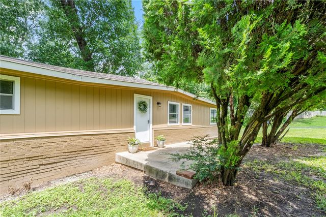 310 Lacy Street, Siloam Springs, AR 72761