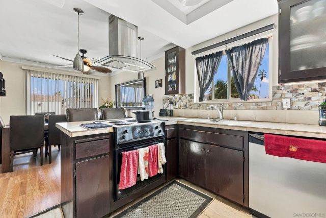 5155 W Point Loma Blvd 4, San Diego, CA 92107
