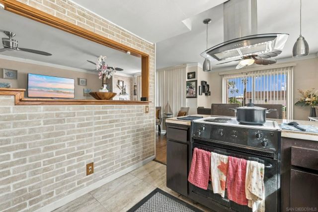 5155 W Point Loma Blvd 4, San Diego, CA 92107