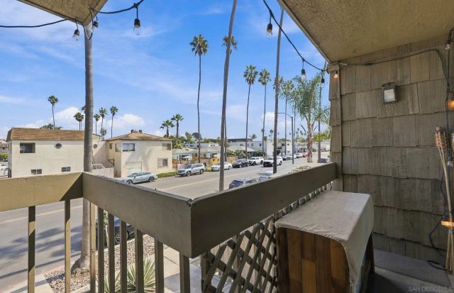 5155 W Point Loma Blvd 4, San Diego, CA 92107