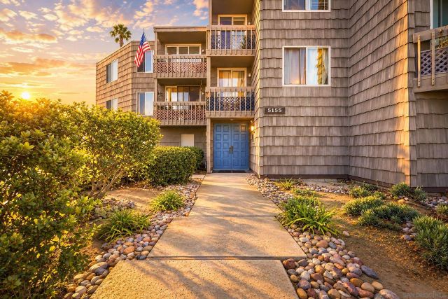 5155 W Point Loma Blvd 4, San Diego, CA 92107