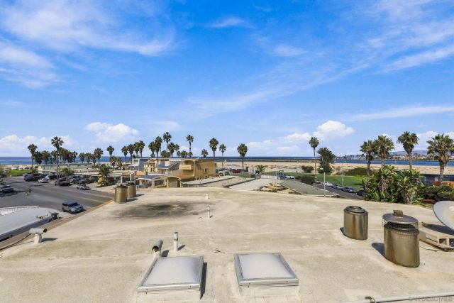 5155 W Point Loma Blvd 4, San Diego, CA 92107
