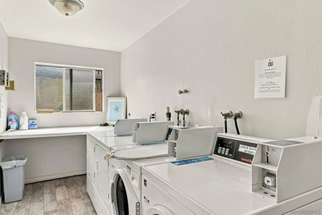 5155 W Point Loma Blvd 4, San Diego, CA 92107