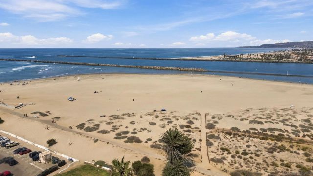 5155 W Point Loma Blvd 4, San Diego, CA 92107