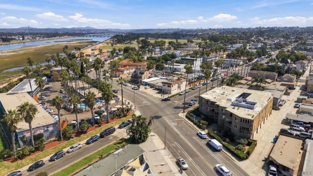 5155 W Point Loma Blvd 4, San Diego, CA 92107