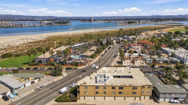 5155 W Point Loma Blvd 4, San Diego, CA 92107