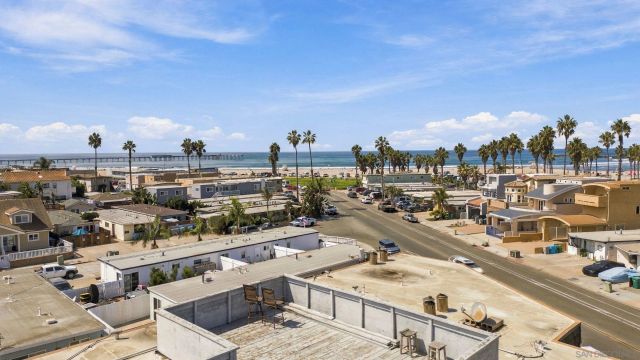 5155 W Point Loma Blvd 4, San Diego, CA 92107