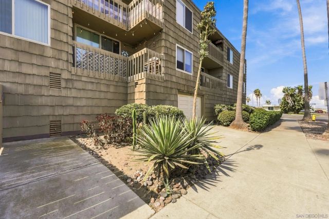 5155 W Point Loma Blvd 4, San Diego, CA 92107