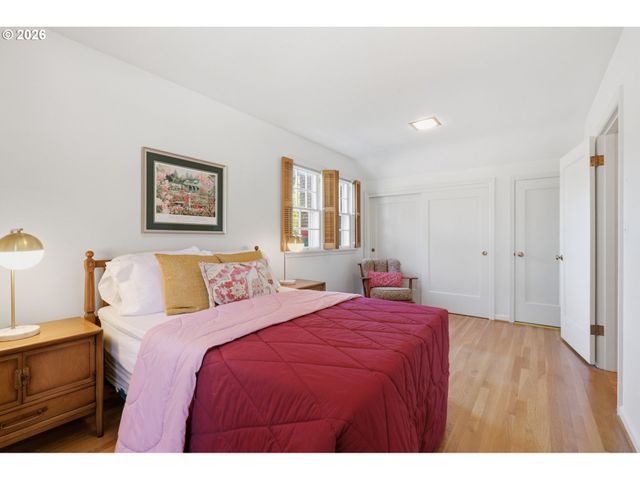 3606 Ne MAYWOOD Pl, Maywood Park, OR 97220