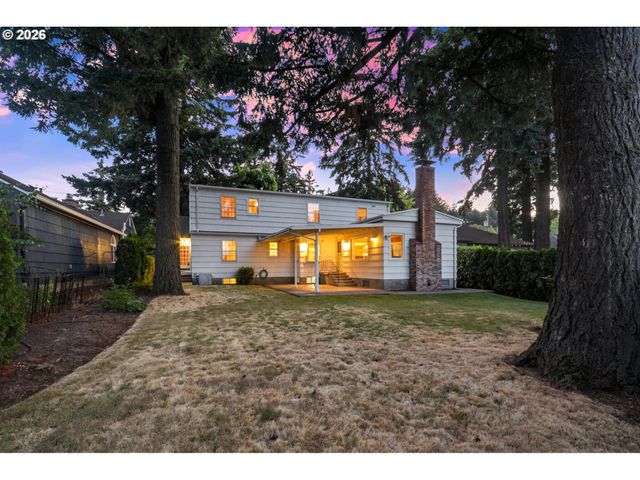3606 Ne MAYWOOD Pl, Maywood Park, OR 97220