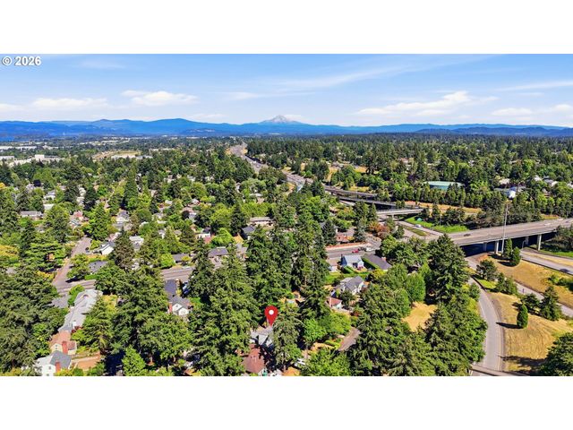 3606 Ne MAYWOOD Pl, Maywood Park, OR 97220