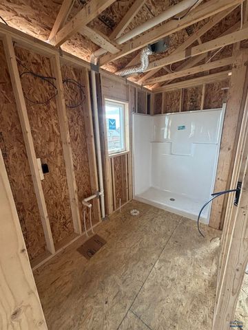 861 BUSHNELL CT, Box Elder, SD 57719