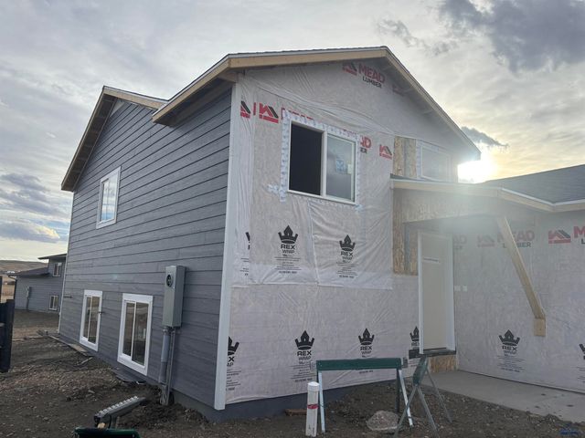 861 BUSHNELL CT, Box Elder, SD 57719