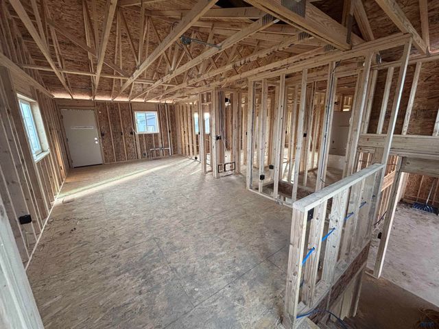 861 BUSHNELL CT, Box Elder, SD 57719