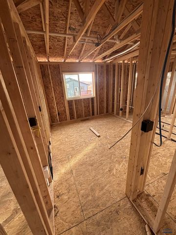 861 BUSHNELL CT, Box Elder, SD 57719