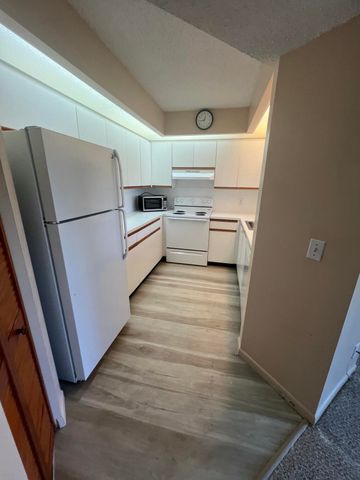 300 SW 130th Terrace 314b, Pembroke Pines, FL 33027