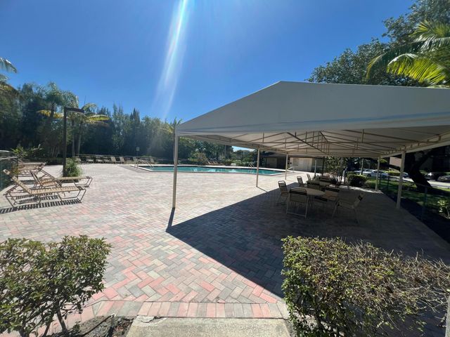 300 SW 130th Terrace 314b, Pembroke Pines, FL 33027