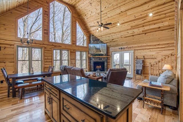 40 Reitzel Ridge, Murphy, NC 28906