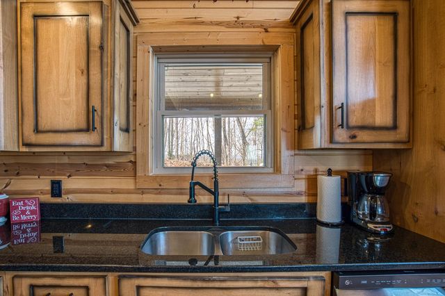 40 Reitzel Ridge, Murphy, NC 28906