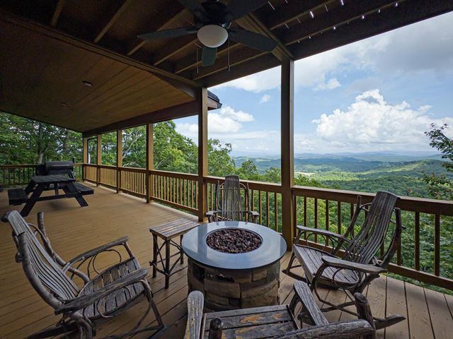 40 Reitzel Ridge, Murphy, NC 28906