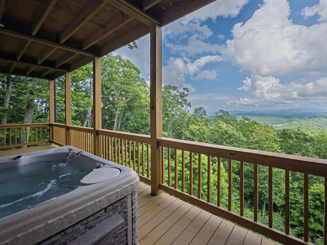 40 Reitzel Ridge, Murphy, NC 28906