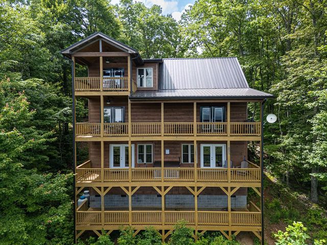 40 Reitzel Ridge, Murphy, NC 28906