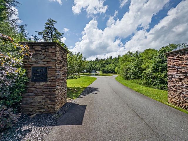 40 Reitzel Ridge, Murphy, NC 28906