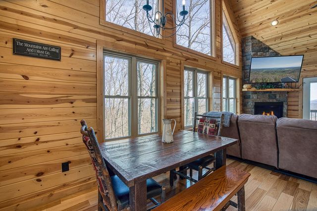 40 Reitzel Ridge, Murphy, NC 28906