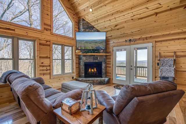 40 Reitzel Ridge, Murphy, NC 28906