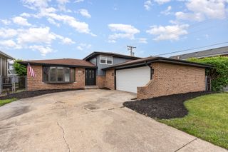 8022 Odell Avenue, Bridgeview, IL 60455