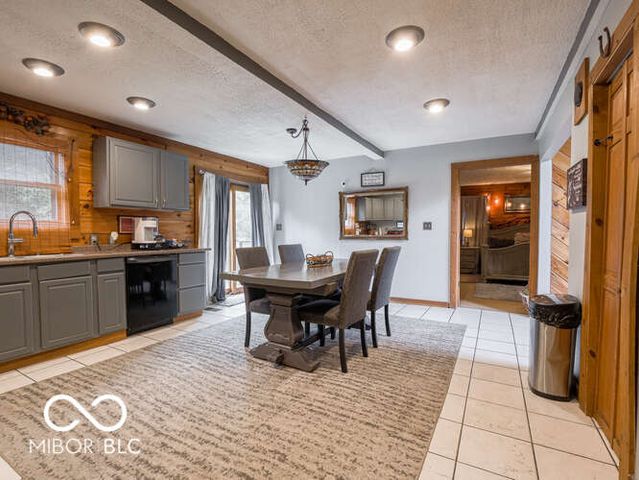 660 Mill, Coatesville, IN 46121