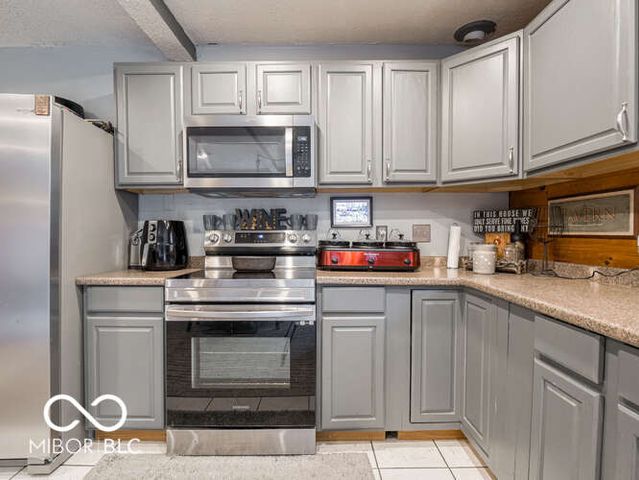 660 Mill, Coatesville, IN 46121