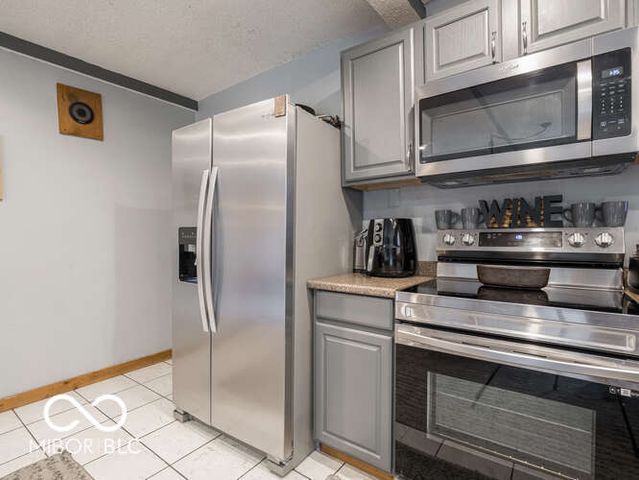 660 Mill, Coatesville, IN 46121