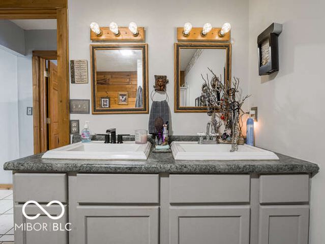 660 Mill, Coatesville, IN 46121