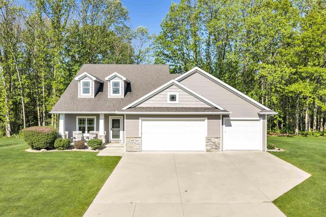 817 WOODROW STREET, Denmark, WI 54208