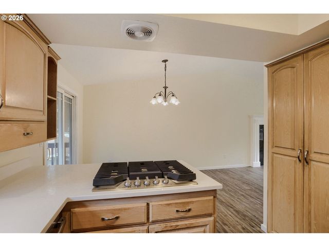 14539 Se CENTER St, Portland, OR 97236