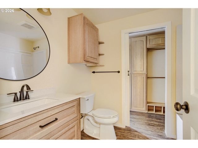 14539 Se CENTER St, Portland, OR 97236