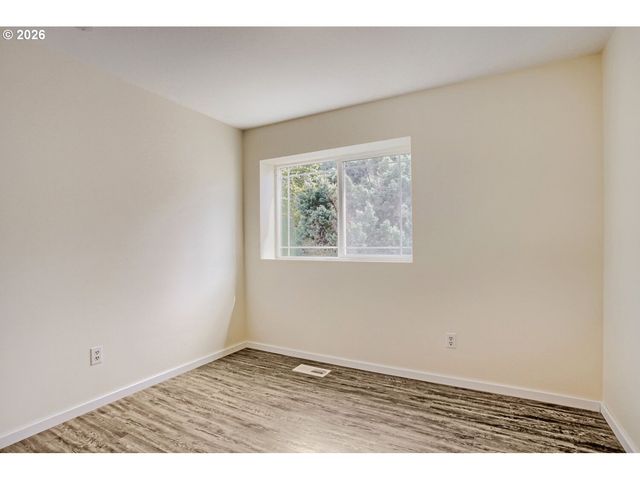 14539 Se CENTER St, Portland, OR 97236