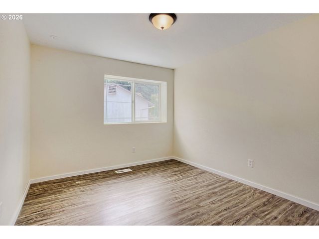 14539 Se CENTER St, Portland, OR 97236