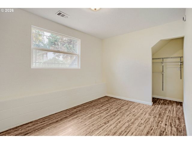 14539 Se CENTER St, Portland, OR 97236