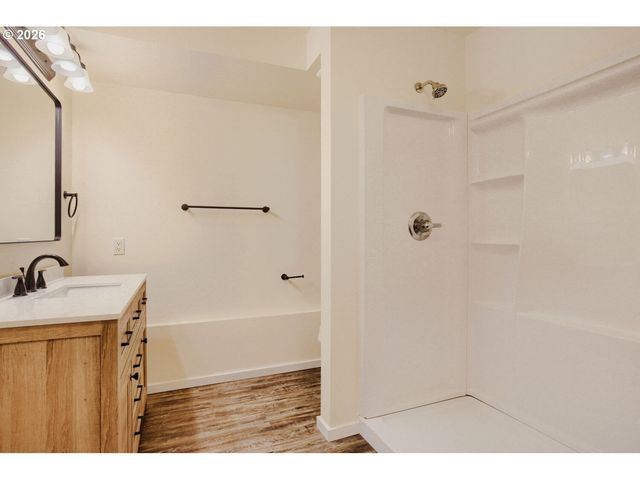14539 Se CENTER St, Portland, OR 97236